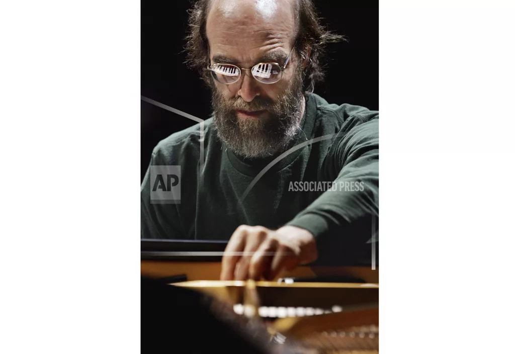 george-winston-ap-photo-jpeg-3