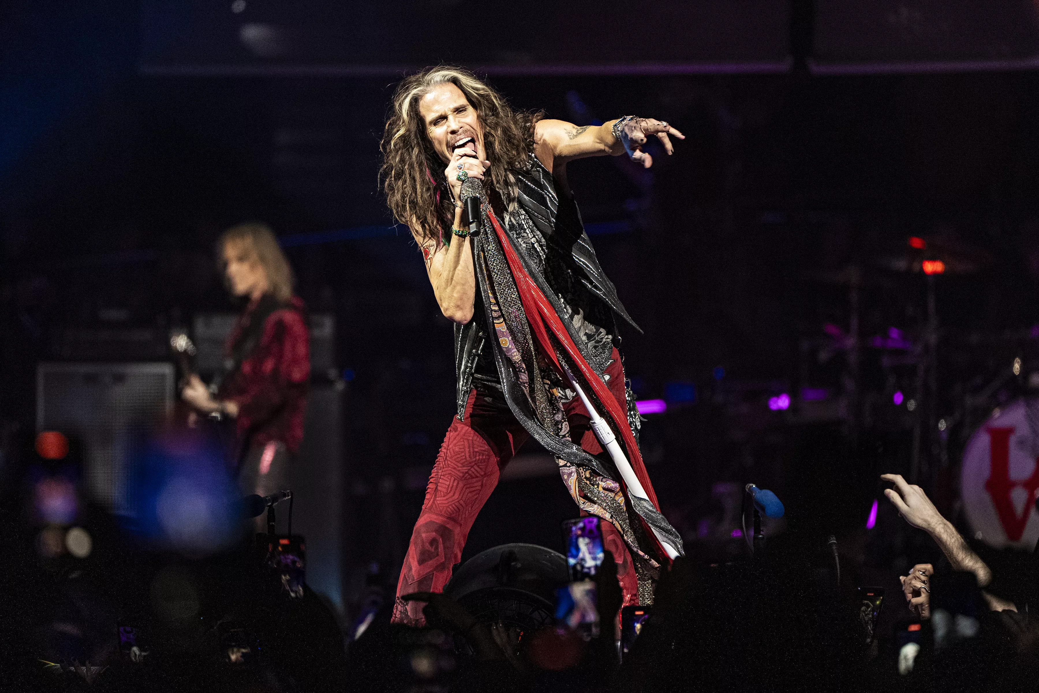 Steven Tyler Urges Tourists to Return to Maui KPUA