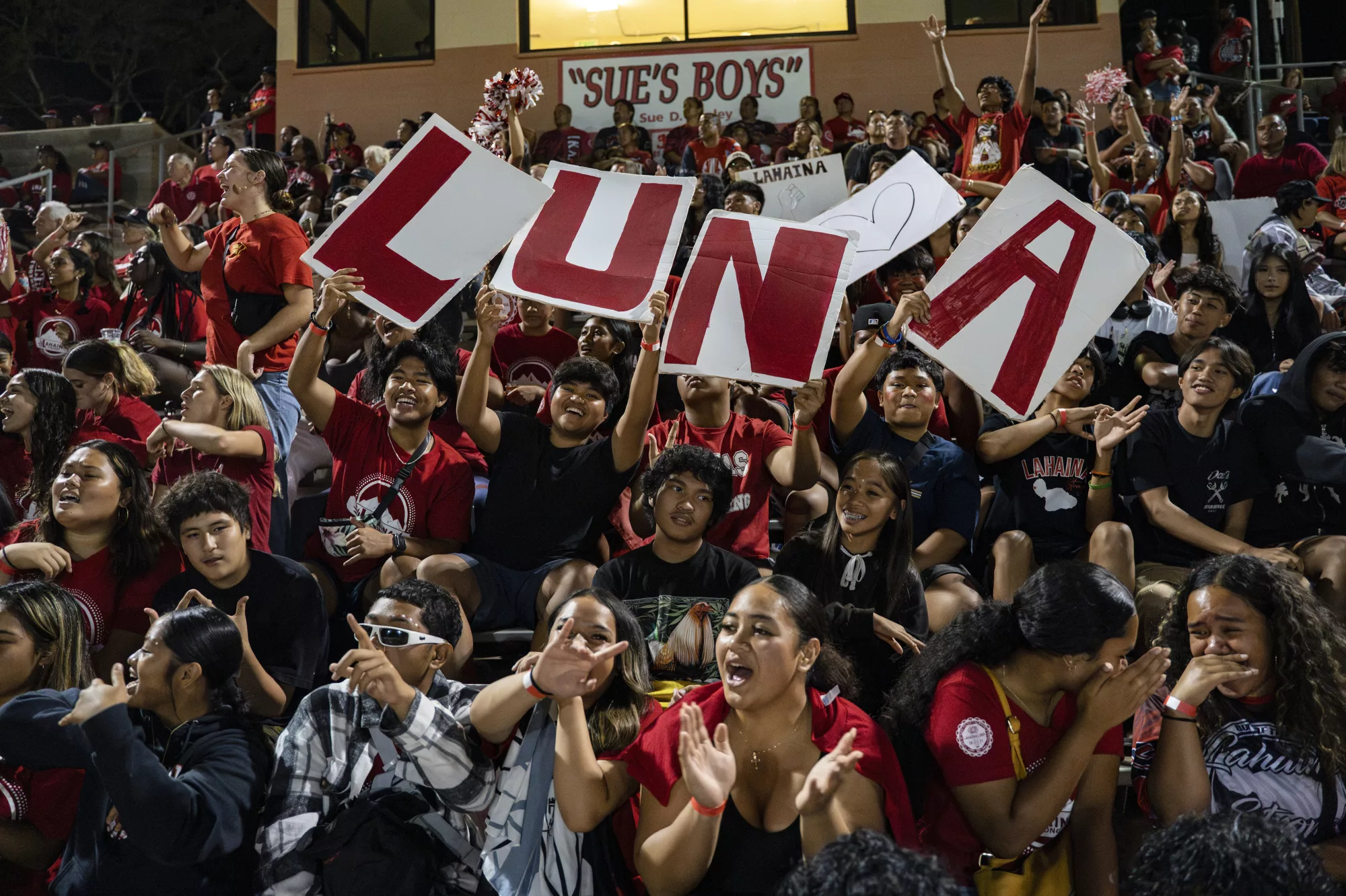 maui-high-school-football-game-ap-photo-jpg-2