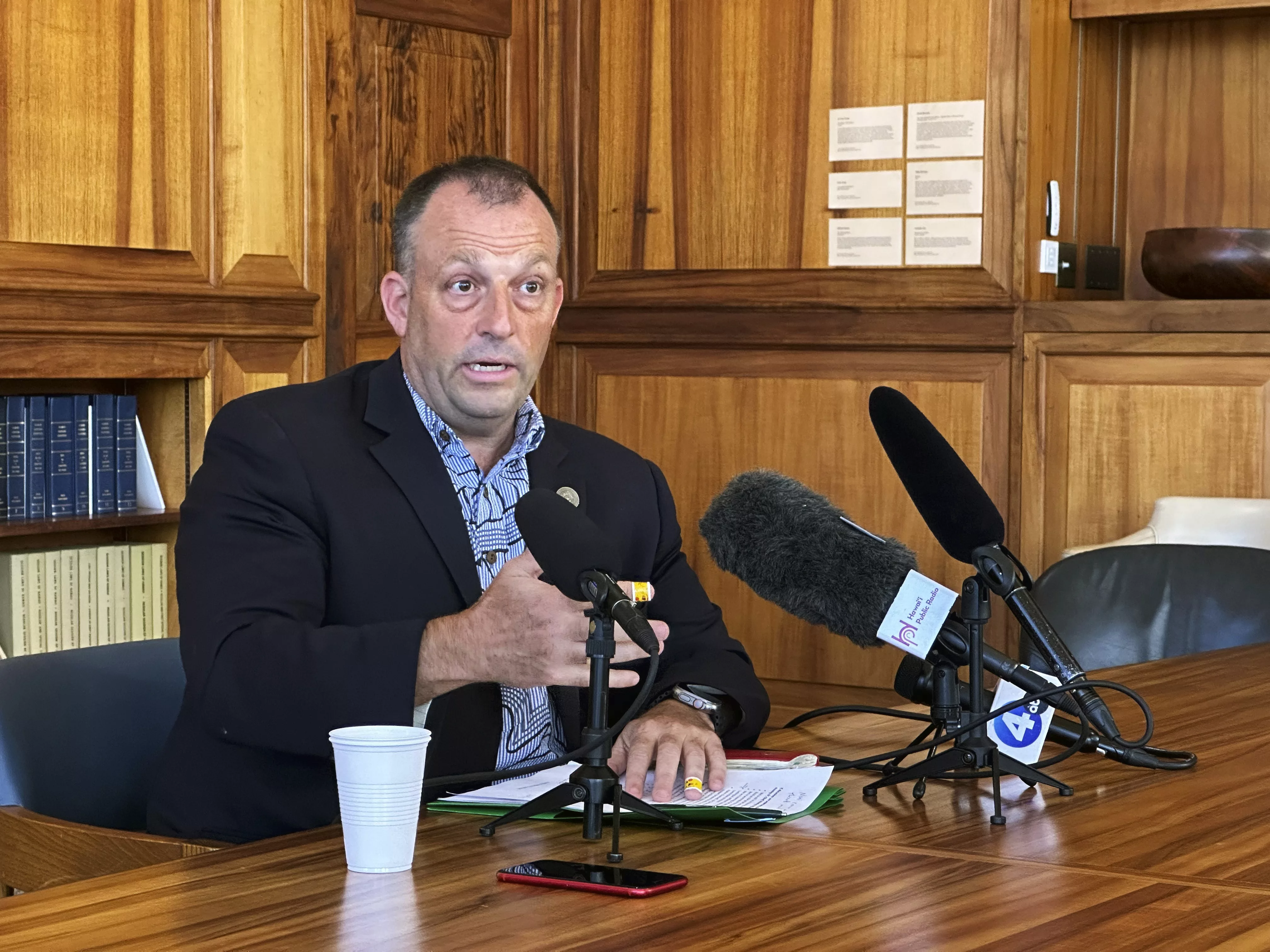 governor-green-maui-briefing-ap-photo-jpg-5