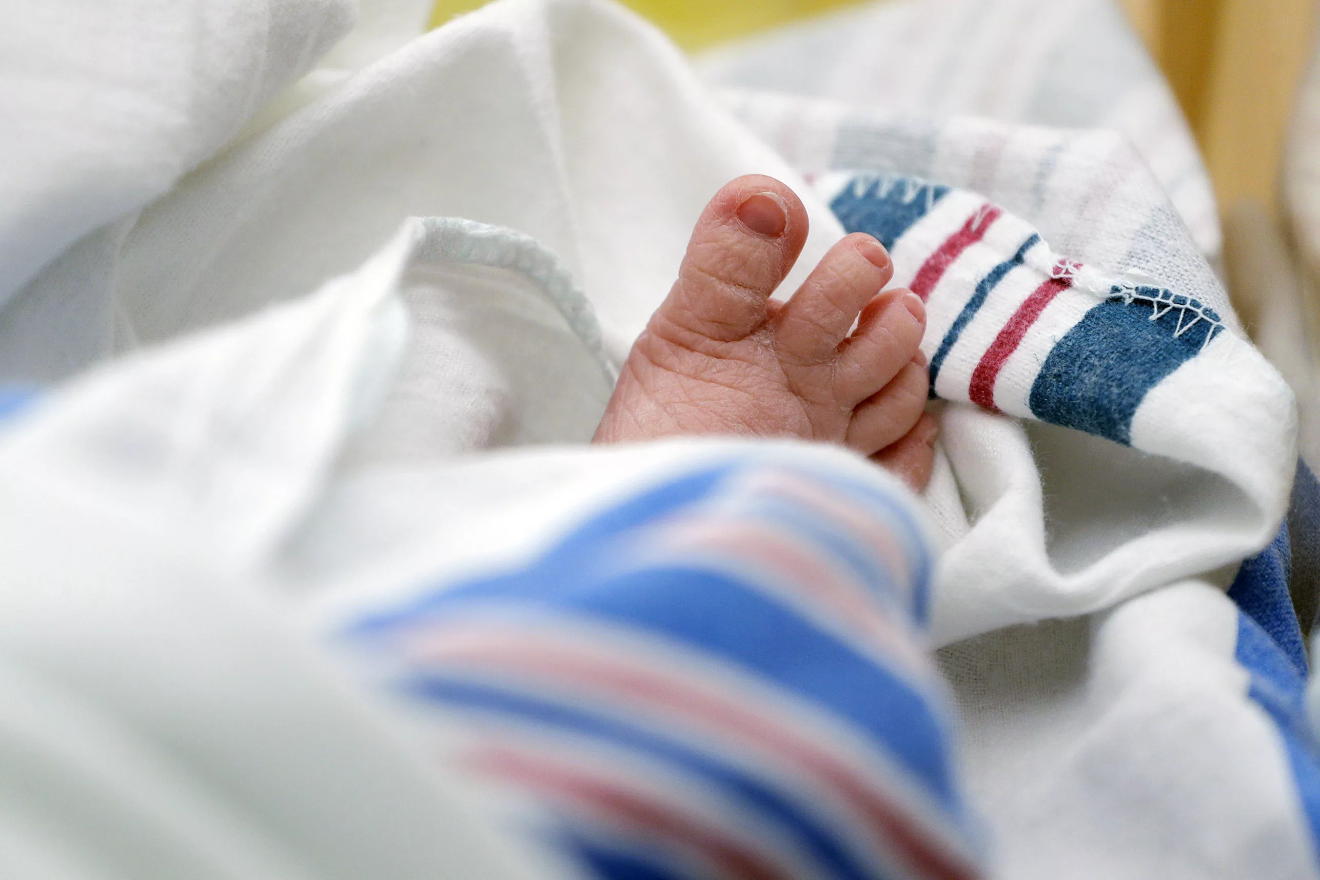 newborn-baby-feet-ap-photo-jpeg-2