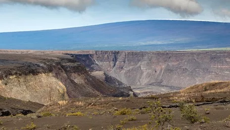 hvnp-mauna-loa-with-kilauea-crater-jpg-21