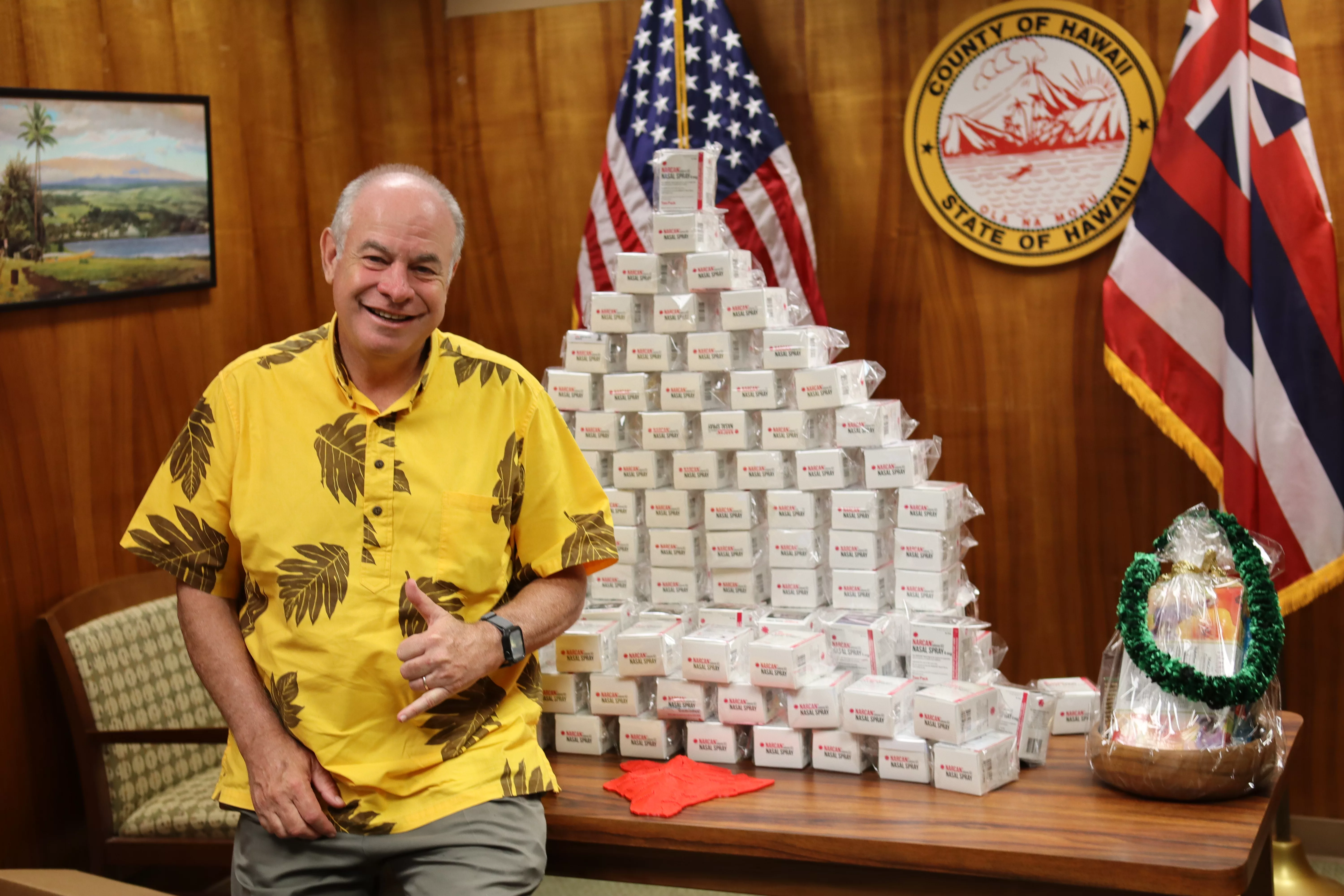 mayor-roth-poses-by-narcan-jpg-3