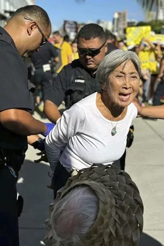 honolulu-nurse-arrests-ap-photo-jpg-3