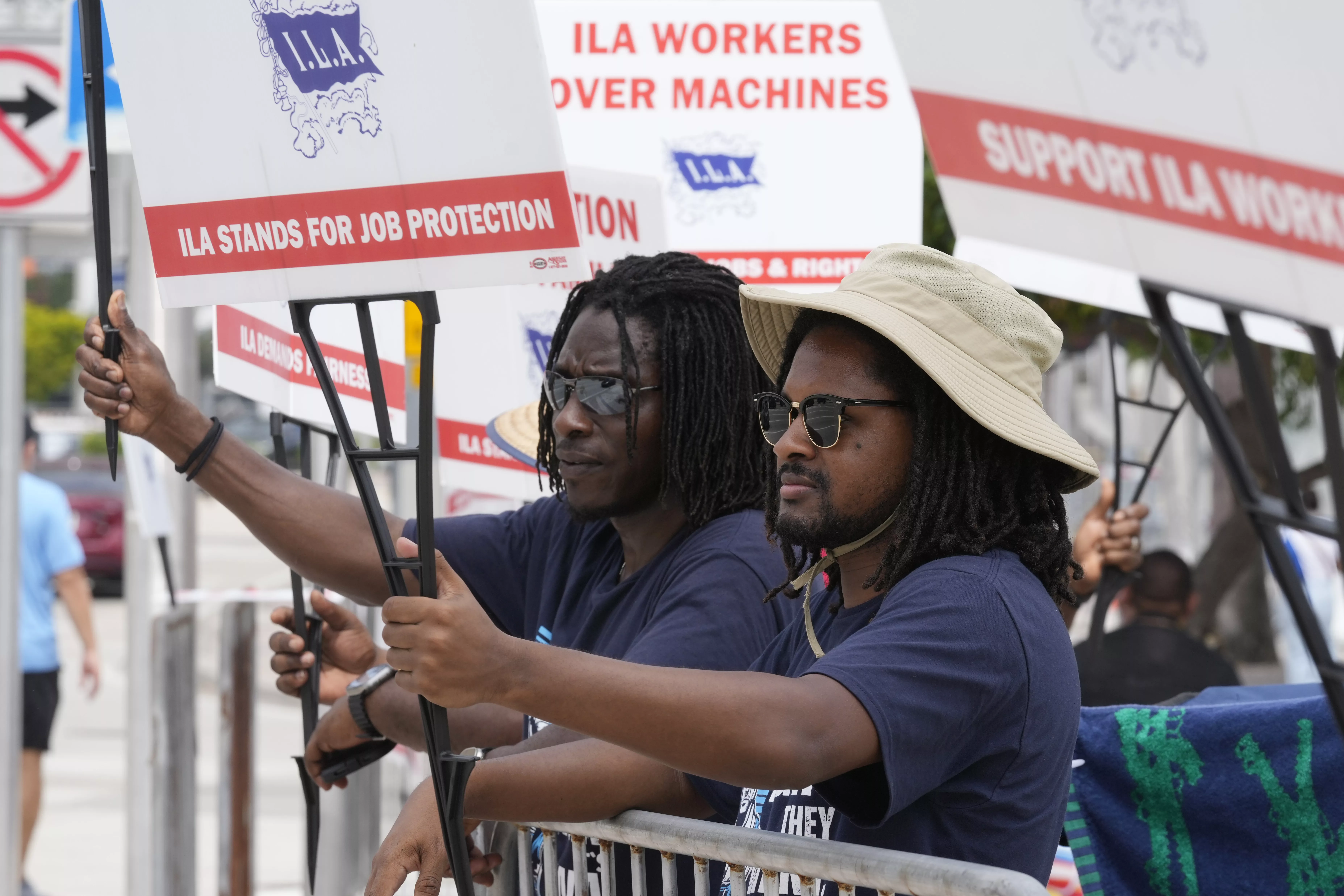 dockworkers-strike-ap-photo-jpg-3