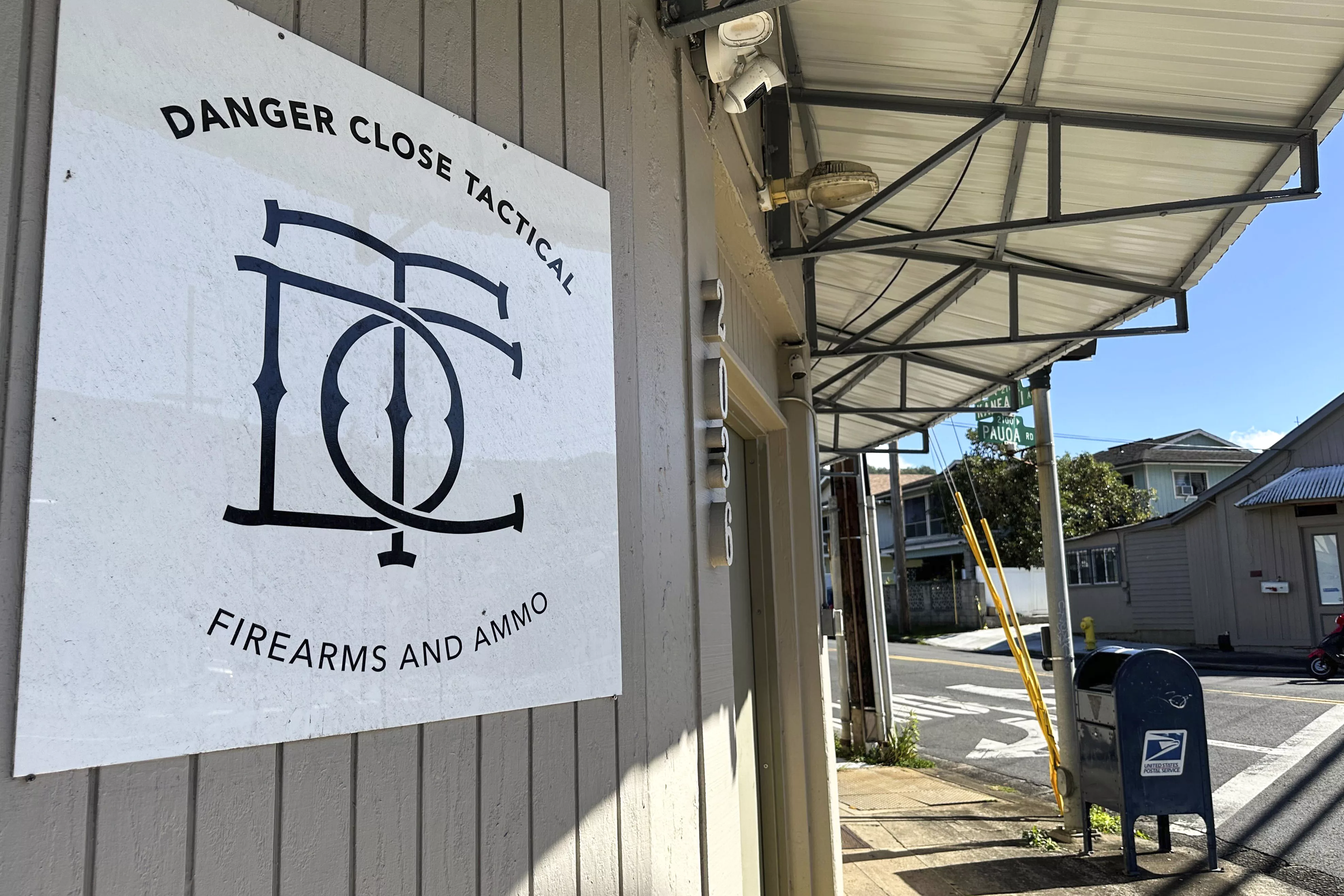 honolulu-firearms-dealer-ap-photo-jpg-3