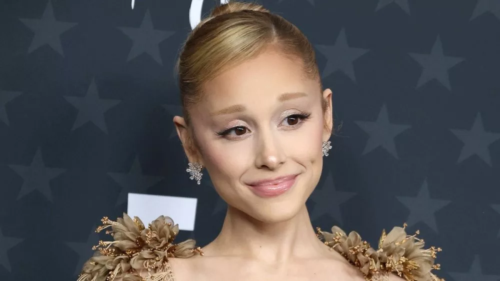 Ariana Grande at the 2025 Critics Choice Awards at Barker Hanger on February 7^ 2025 in Santa Monica^ CA