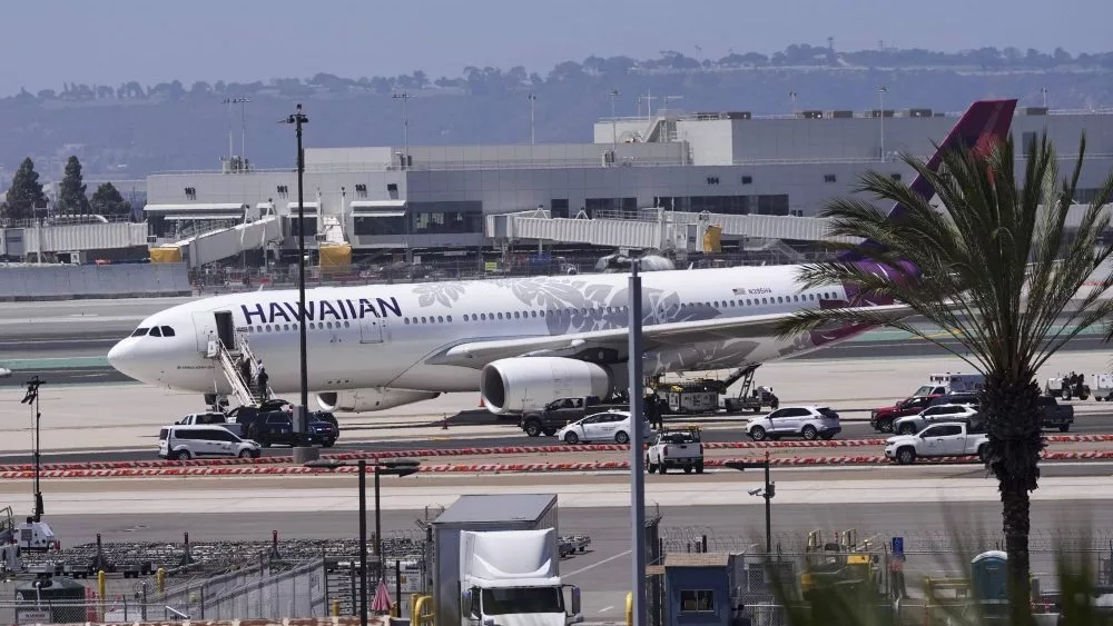 hawaiian-arilines-san-diego-bomb-threat-ap-jpg-3