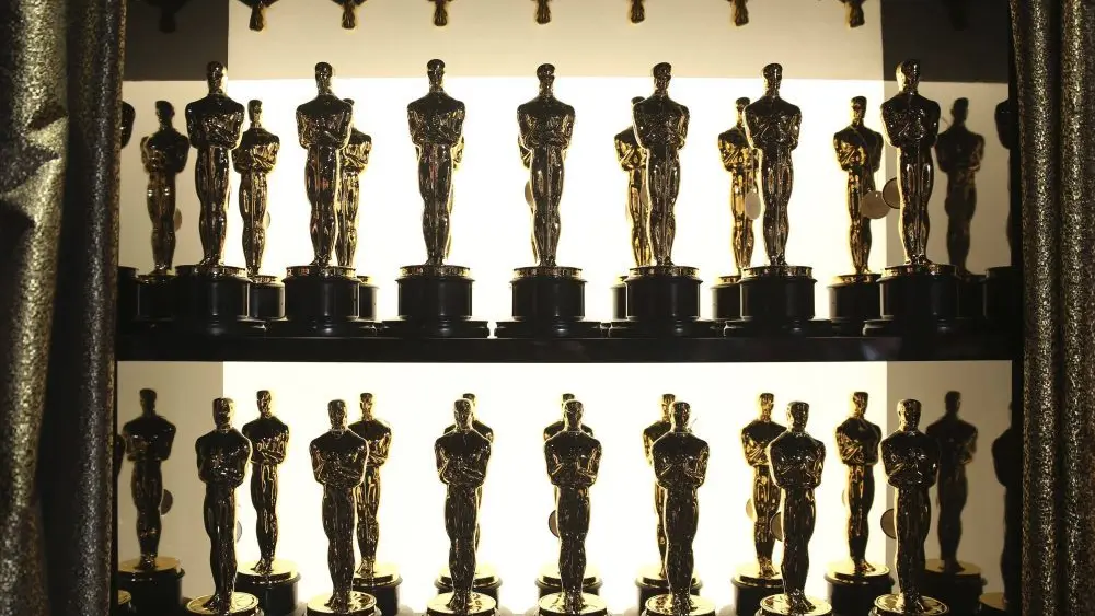 oscar-statues-ap-photo-jpg-9