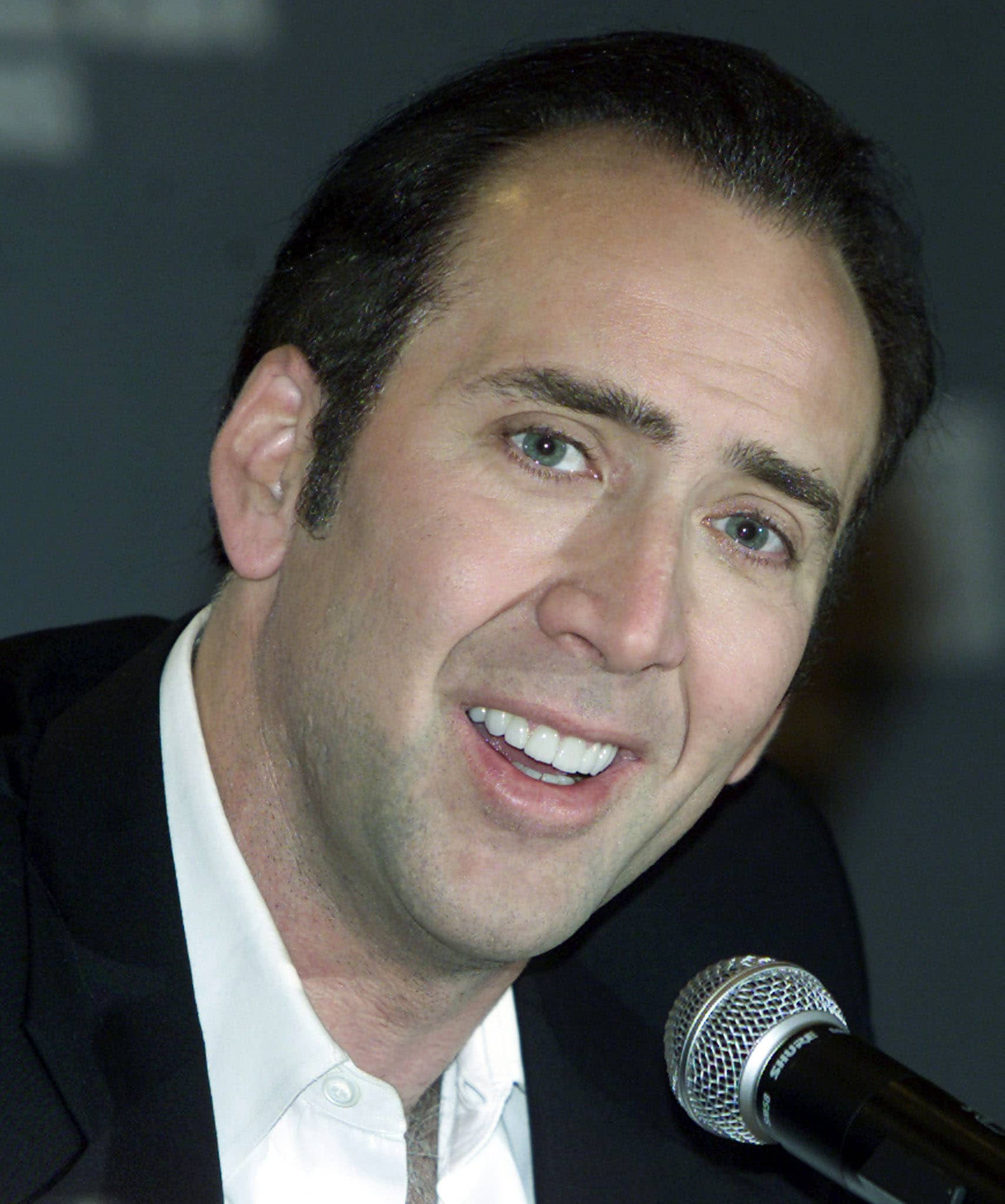 u-s-movie-star-nicholas-cage-attends-a-news-conference-to-promote-their-new-movie-windtalkers-in