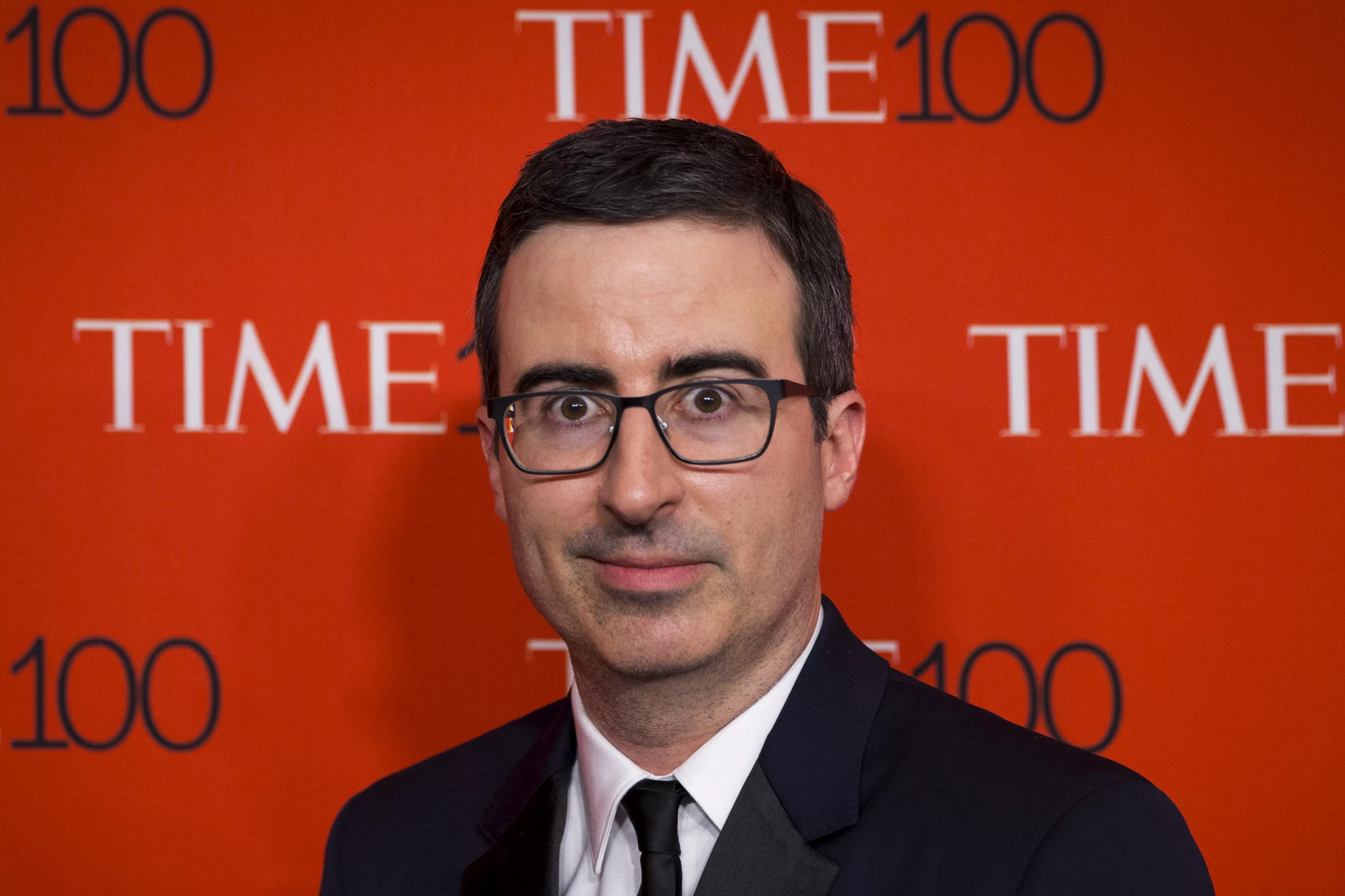 television-host-john-oliver-arrives-for-the-time-100-gala-in-new-york