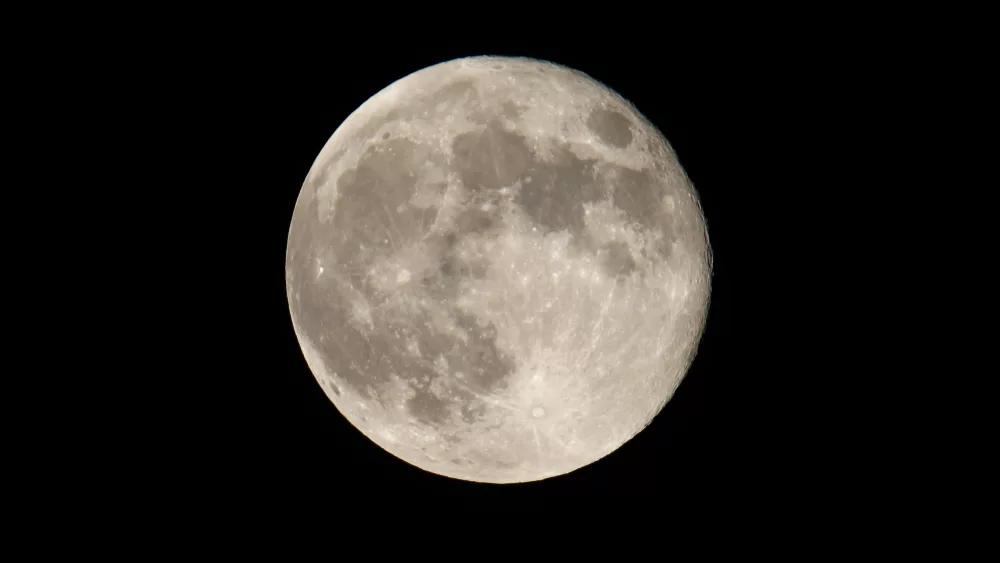 the-full-moon-is-seen-from-valletta