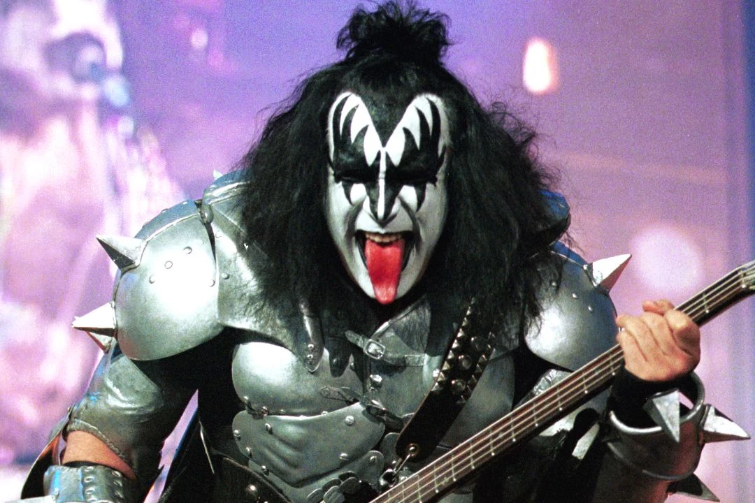 attachment-gene-simmons-george-de-sota