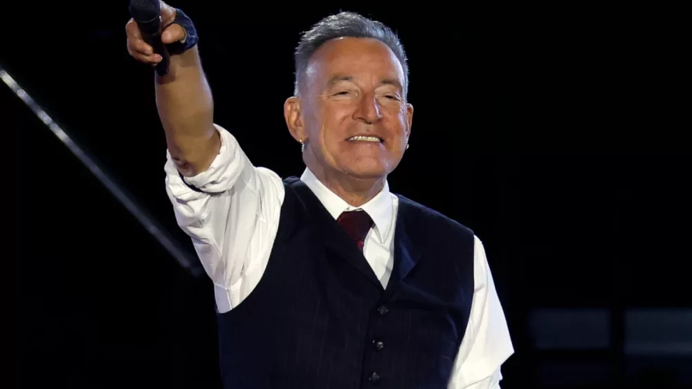 attachment-springsteen-2025
