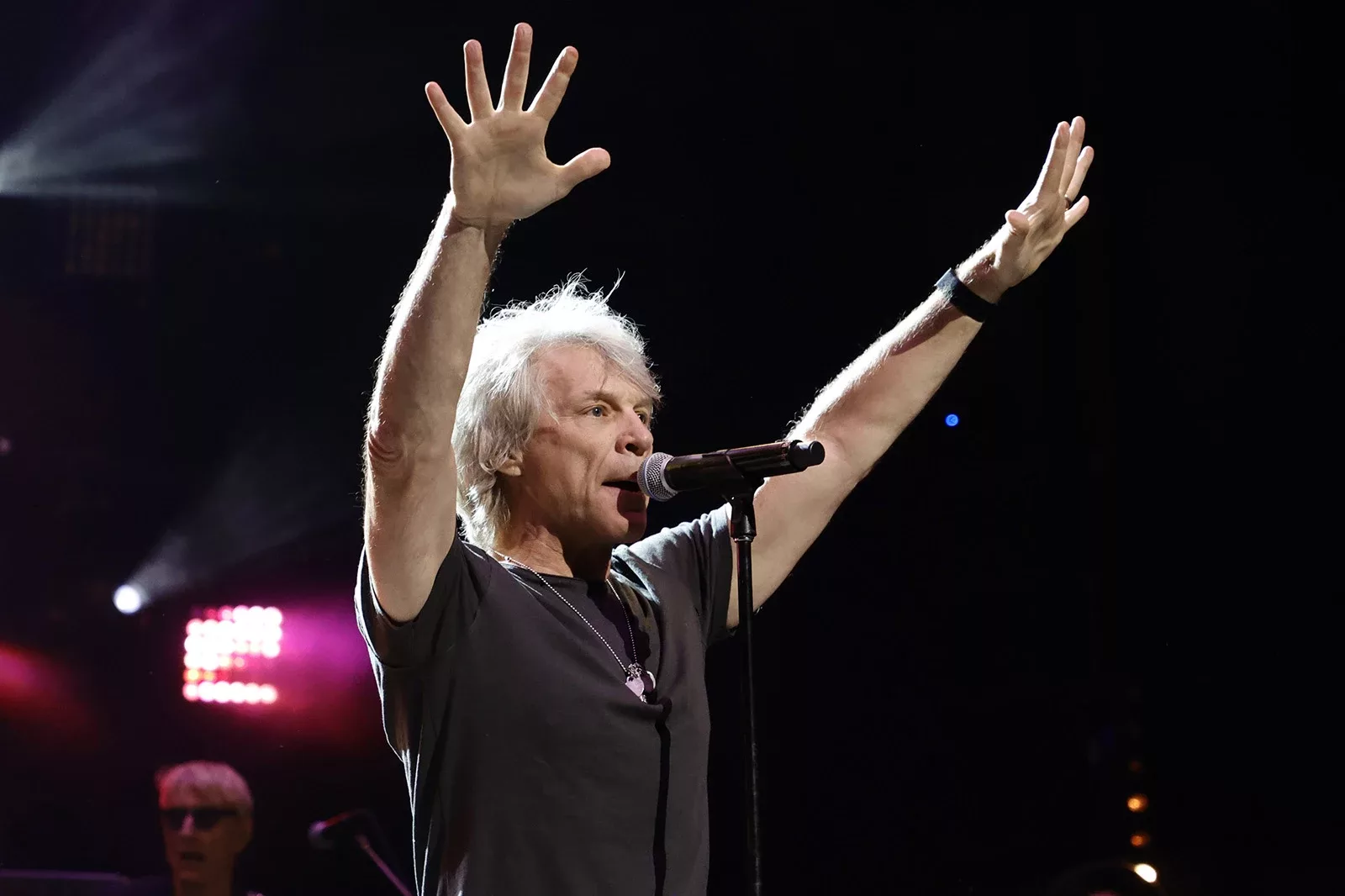 attachment-bonjovi-4