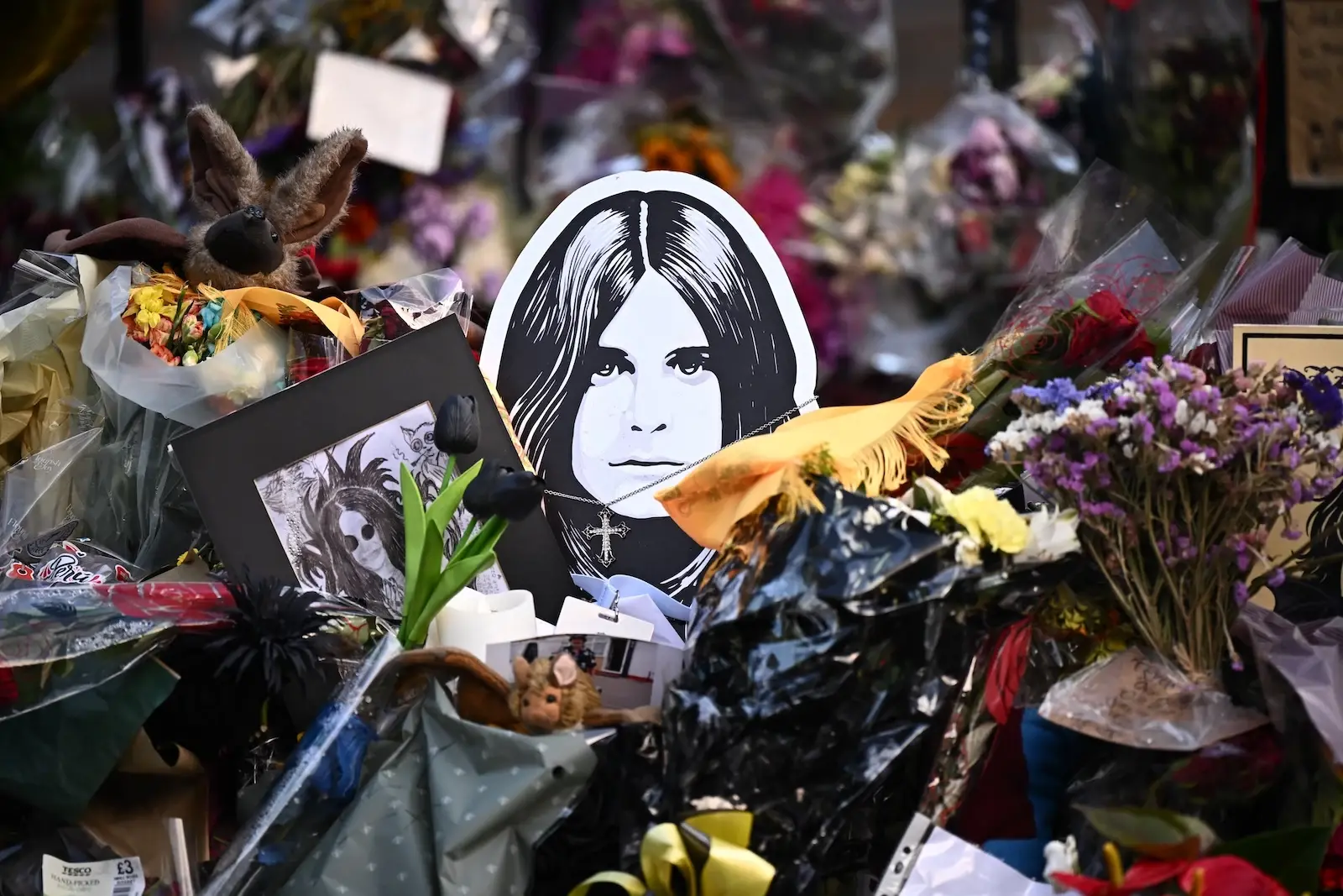 attachment-ozzy-osbourne-funeral-gettyimages-2226999280