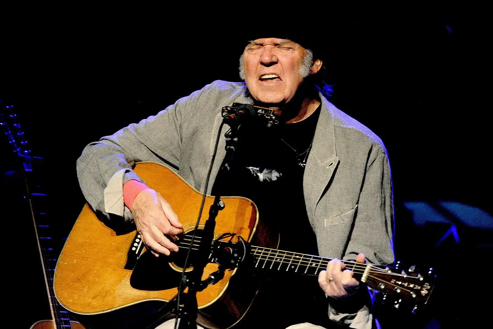 attachment-neil-young-10