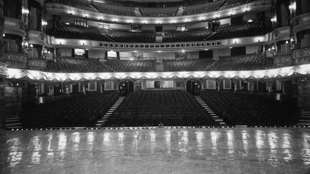 attachment-empty-stage-gettyimages-3354900