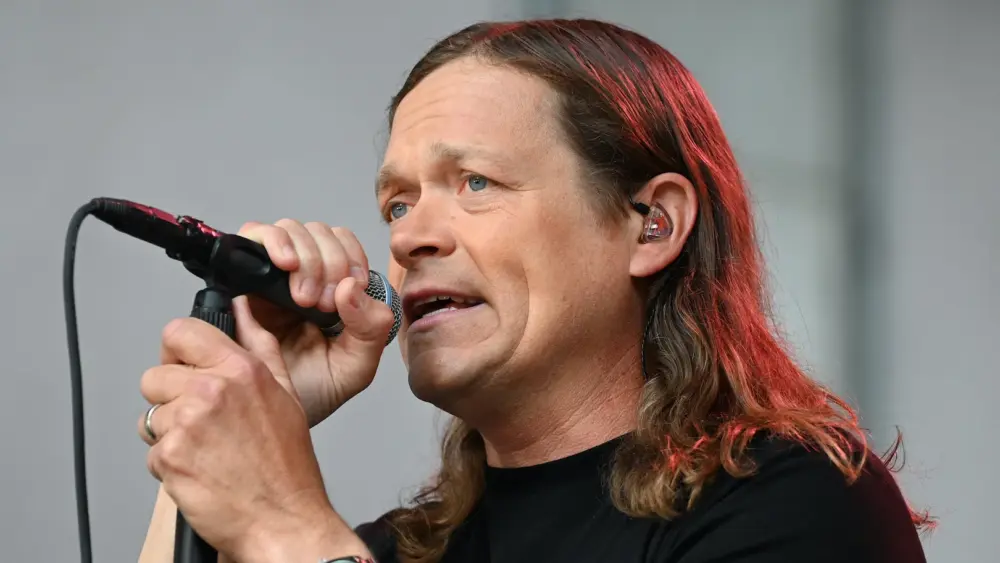 attachment-3_doors_down_brad_arnold