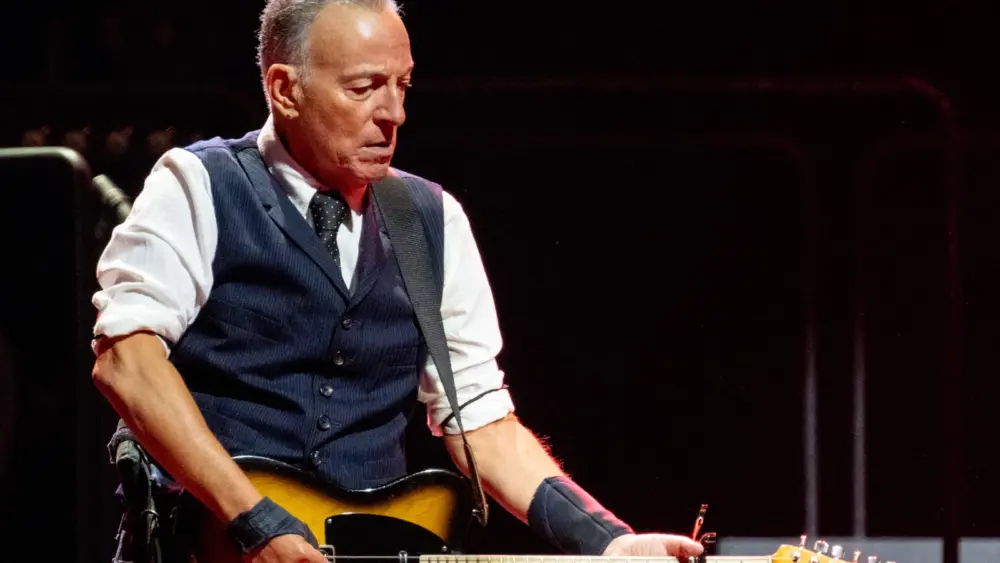attachment-brucespringsteen-gettyimages-2215118044