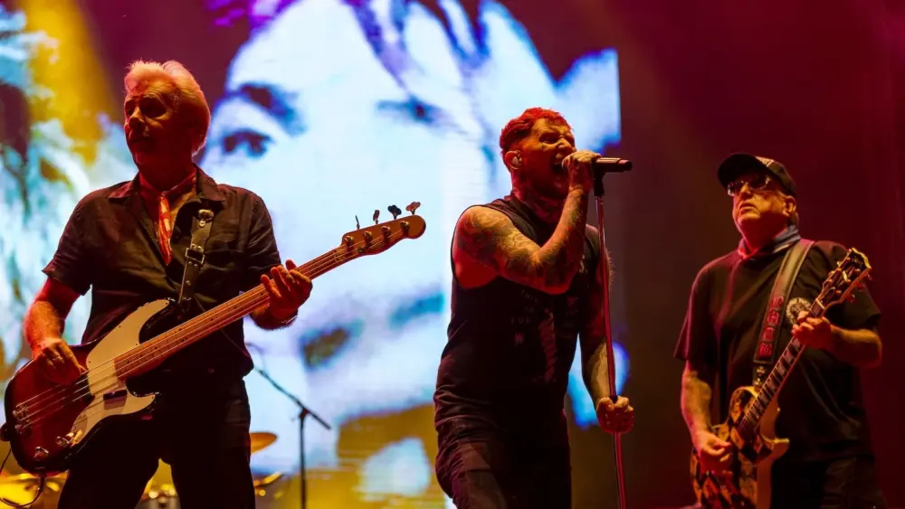 attachment-sex-pistols-gettyimages-2224345543