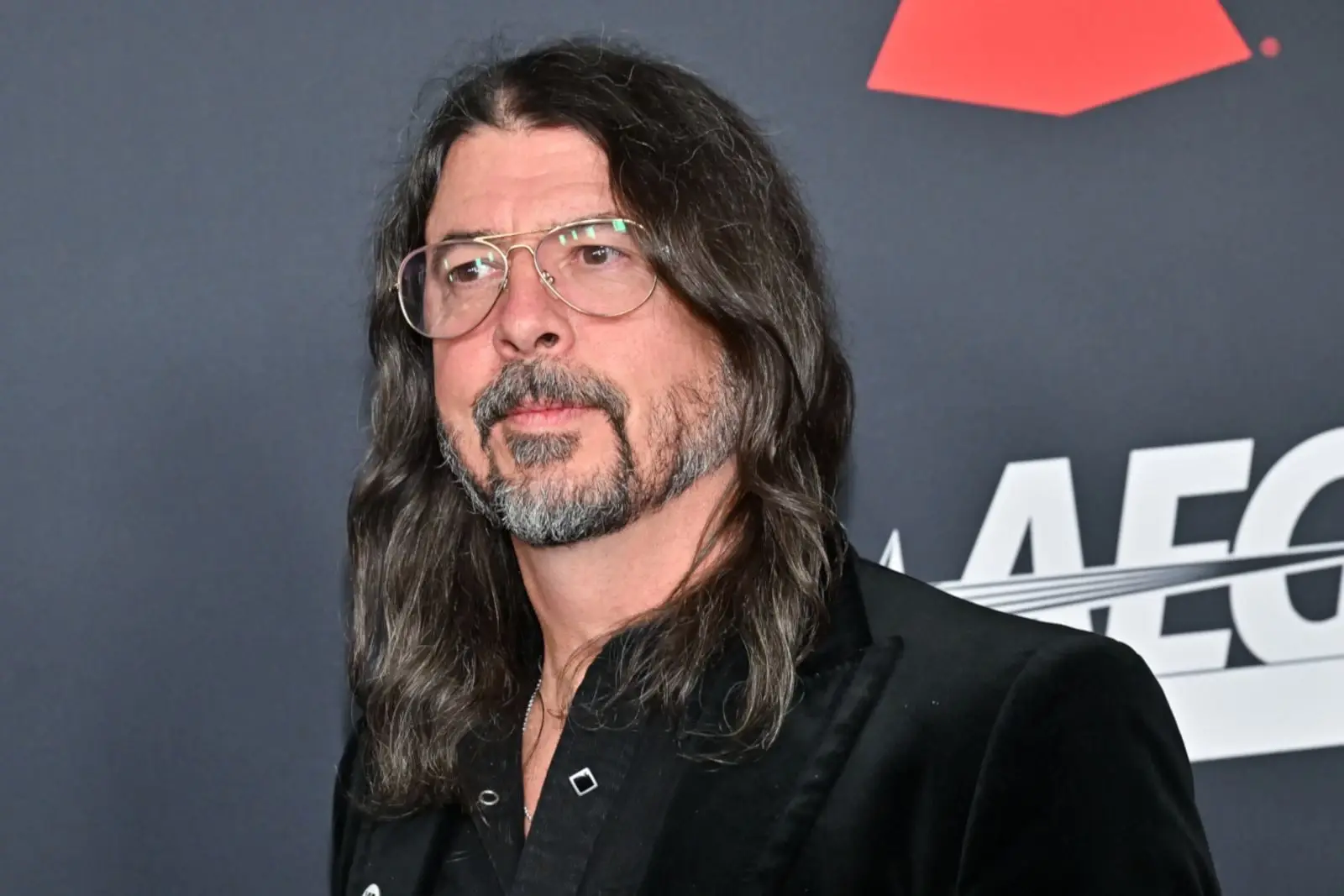 attachment-dave-grohl-2026