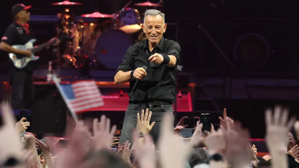 attachment-brucespringsteen-1