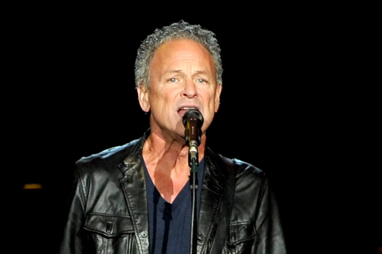 attachment-lindsey-buckingham-gettyimages-172602494