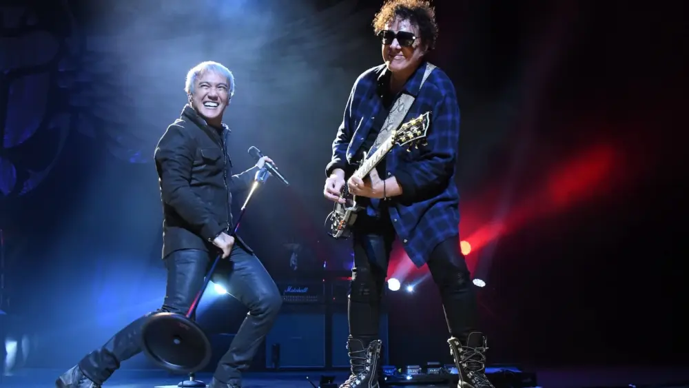 attachment-journey-neal-schon-arnel-pineda-gettyimages-2180172053