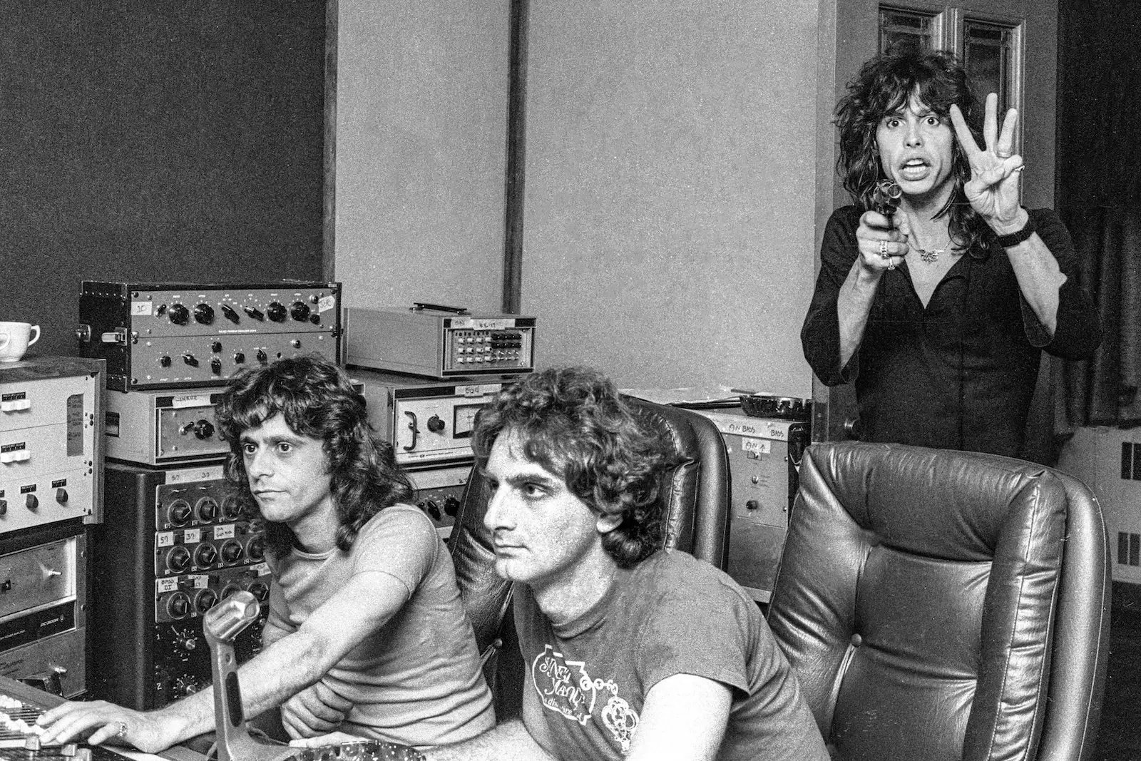 attachment-jack-douglas-steven-tyler-gettyimages-2275908657