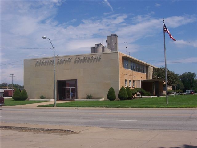 dickinson-county-courthouse