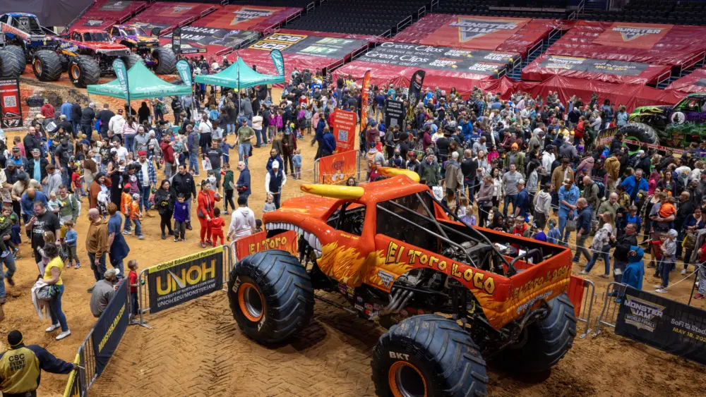 arena-pit-party_24-002