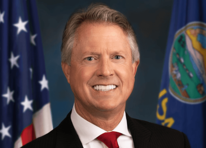 roger-marshall-photo-e1620407385216-png-3