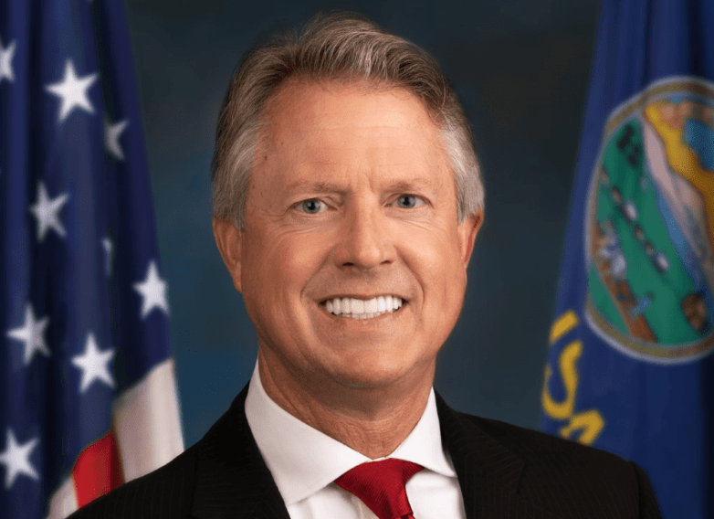 roger-marshall-photo-e1620407385216-png-3