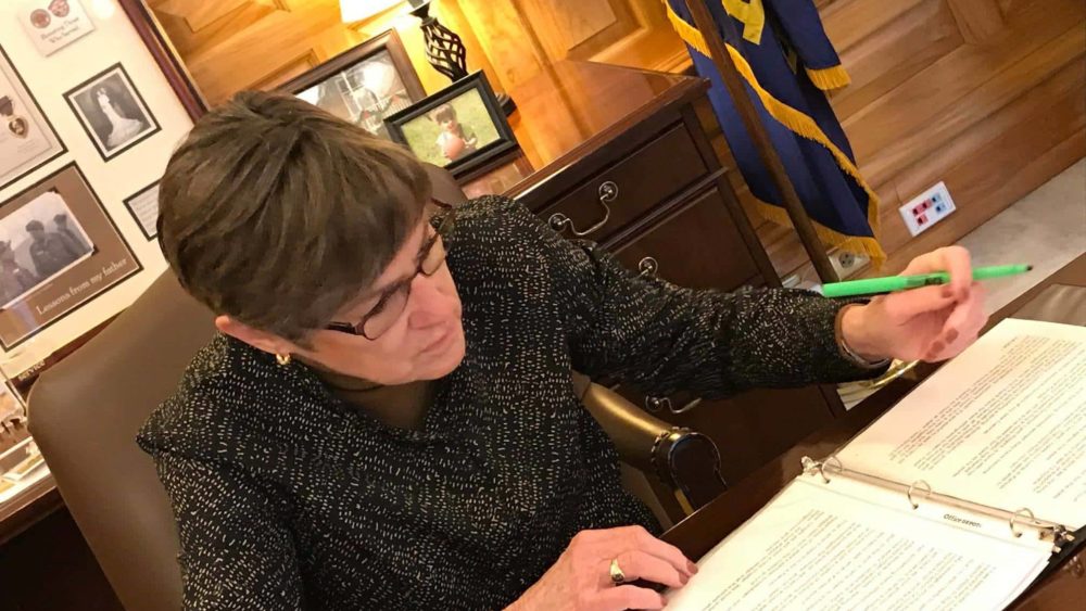 Kelly Signs Bill Extending Statute of Limitations to Prosecute Child Sex Crimes