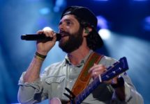 m_thomasrhettcmafest2022performanceabc112520