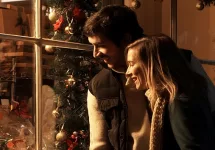 getty_christmas_couple_07122023986125