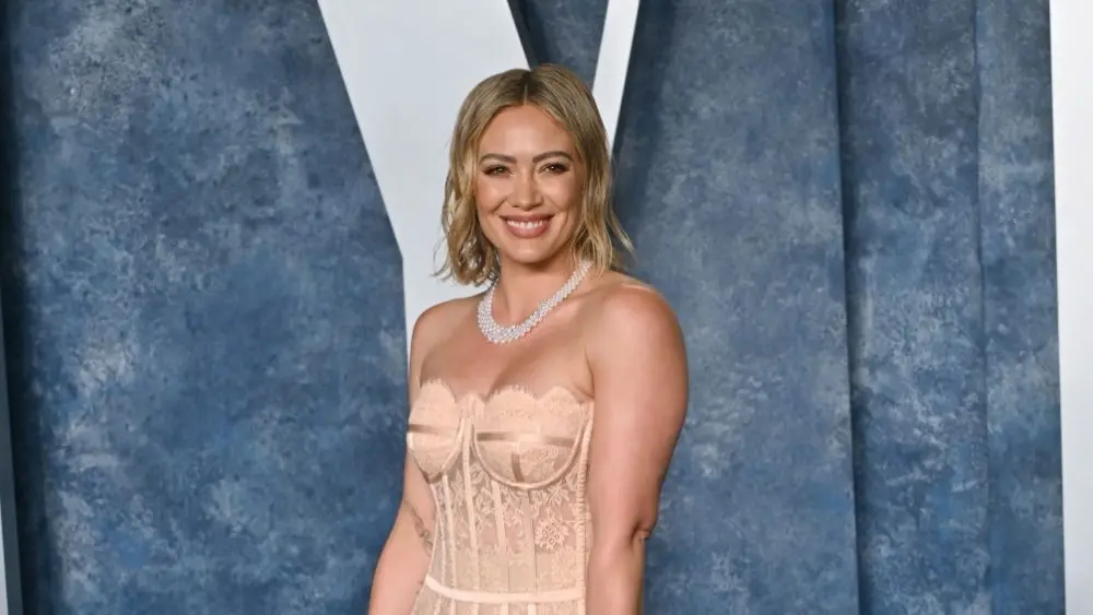 Hilary Duff at the 2023 Vanity Fair Oscar Party at the Wallis Annenberg Center. BEVERLY HILLS^ CA. March 12^ 2023
