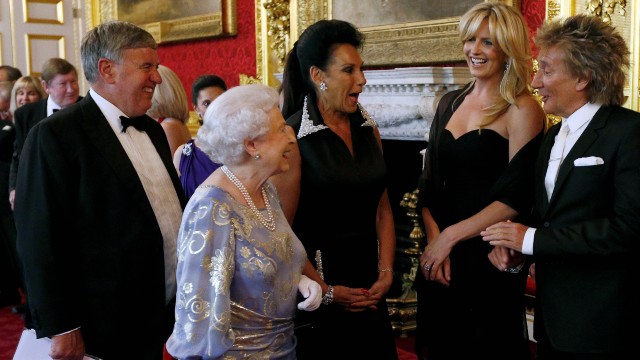 getty_queenandrod_060322
