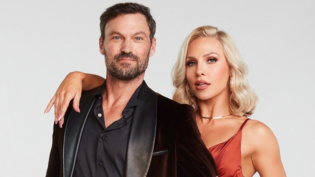 e_brian_austin_green_sharna_burgess_07012022