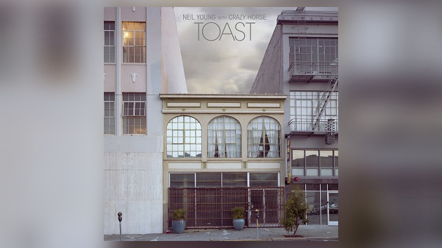 m_neilyoungtoast630_070822