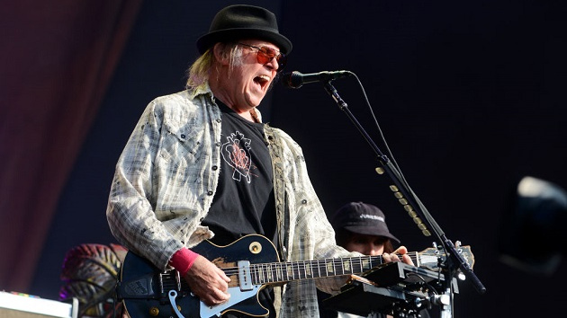 getty_neilyoung630_070822