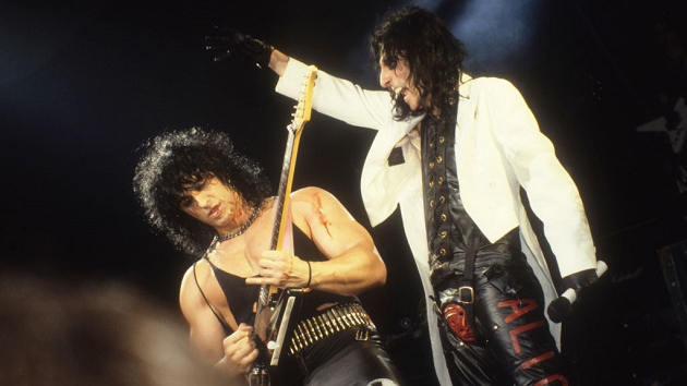 getty_kanerobertsalicecooper630_071422