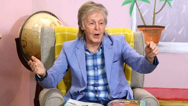 getty_paulmccartney630_withbook_081722