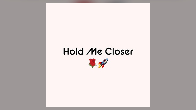 m_eltonbritneyholdmecloser630_080822-2