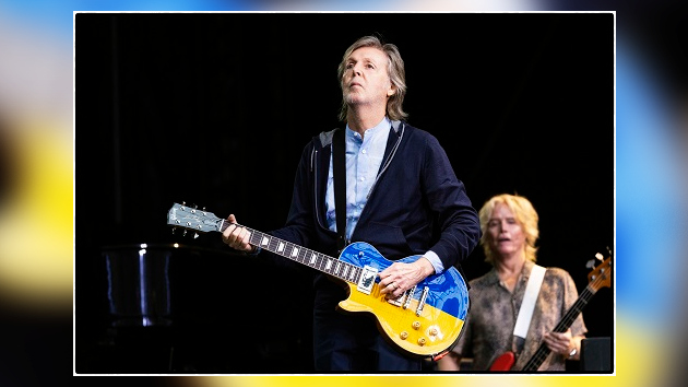 m_paulmccartney630_gibsonguitarsforpeacelespaul_090722