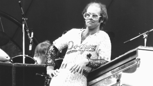 gettyeltonjohndodgers75_09222