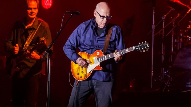 getty_markknopfler630_100522