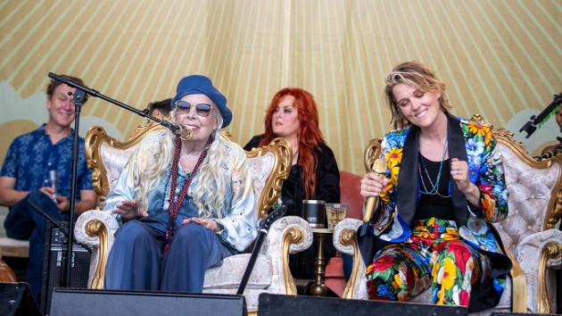 getty_jonimitchell630_newport_072522-2