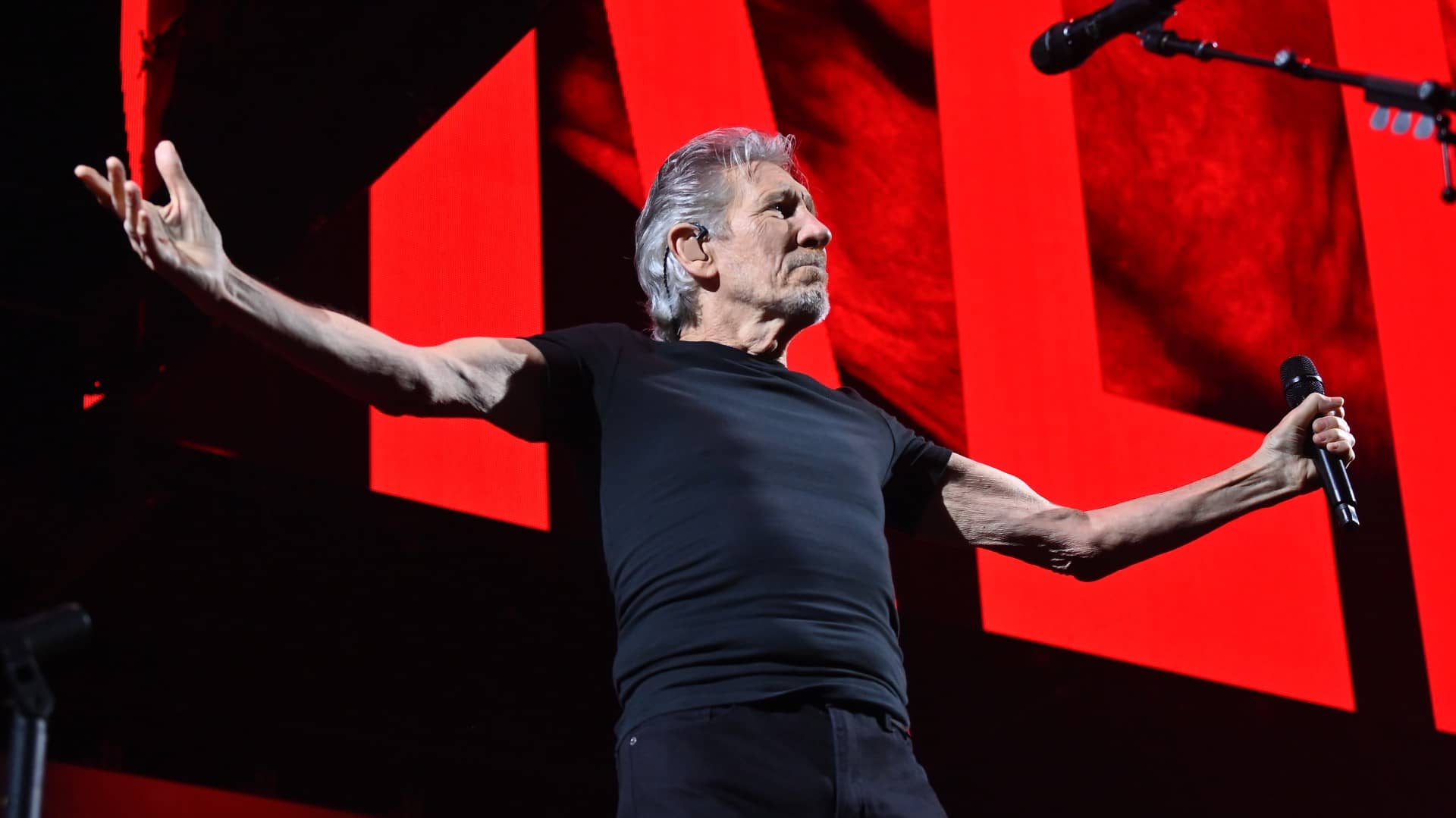 getty_rogerwaters_111822